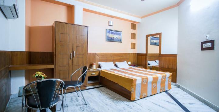 Fabexpress Alpine Hotel Agra  Eksteriør billede