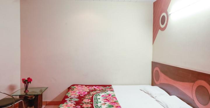 Fabexpress Alpine Hotel Agra  Eksteriør billede